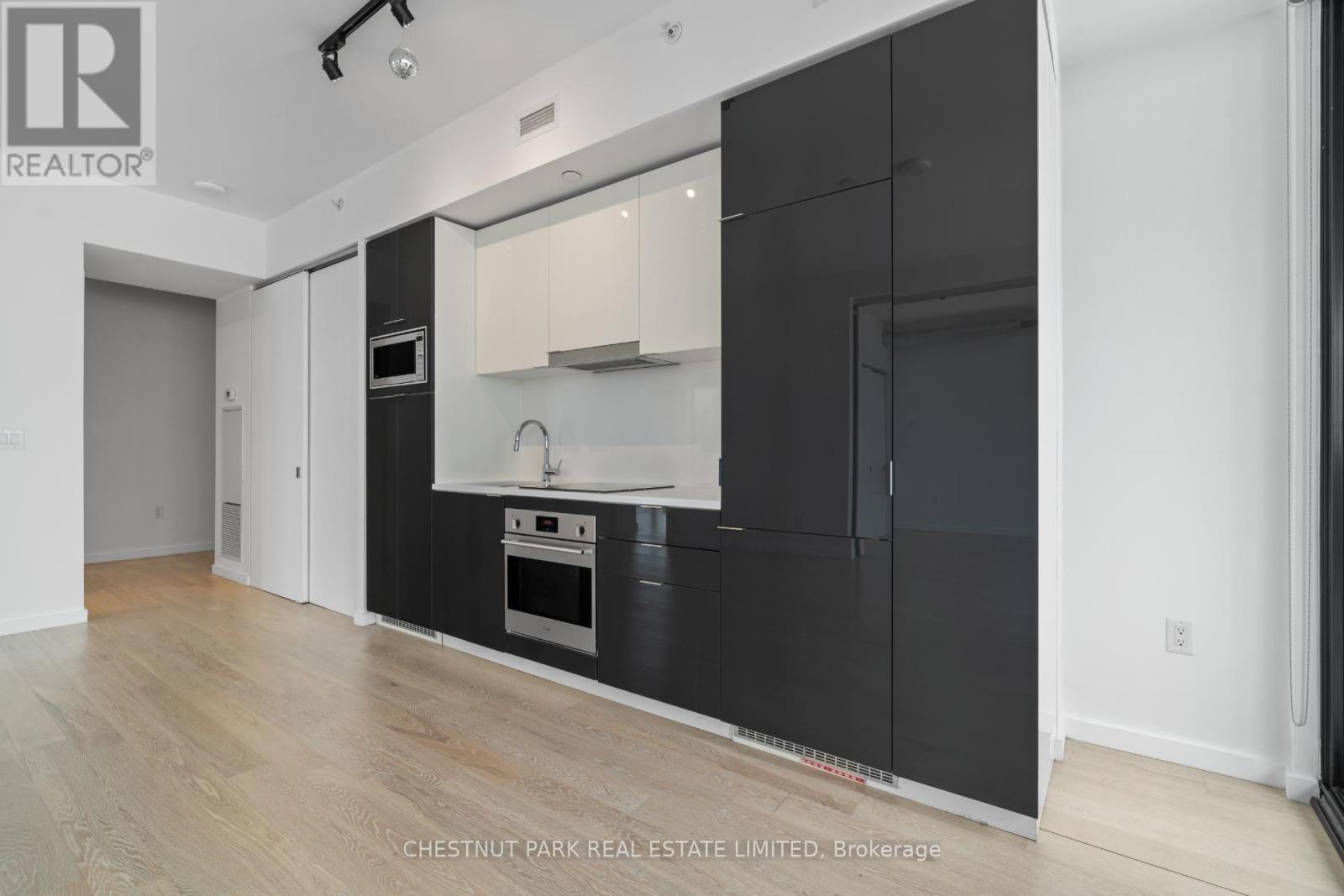 1909 - 170 Bayview Avenue, Toronto, Ontario  M5A 0M4 - Photo 8 - C12750332