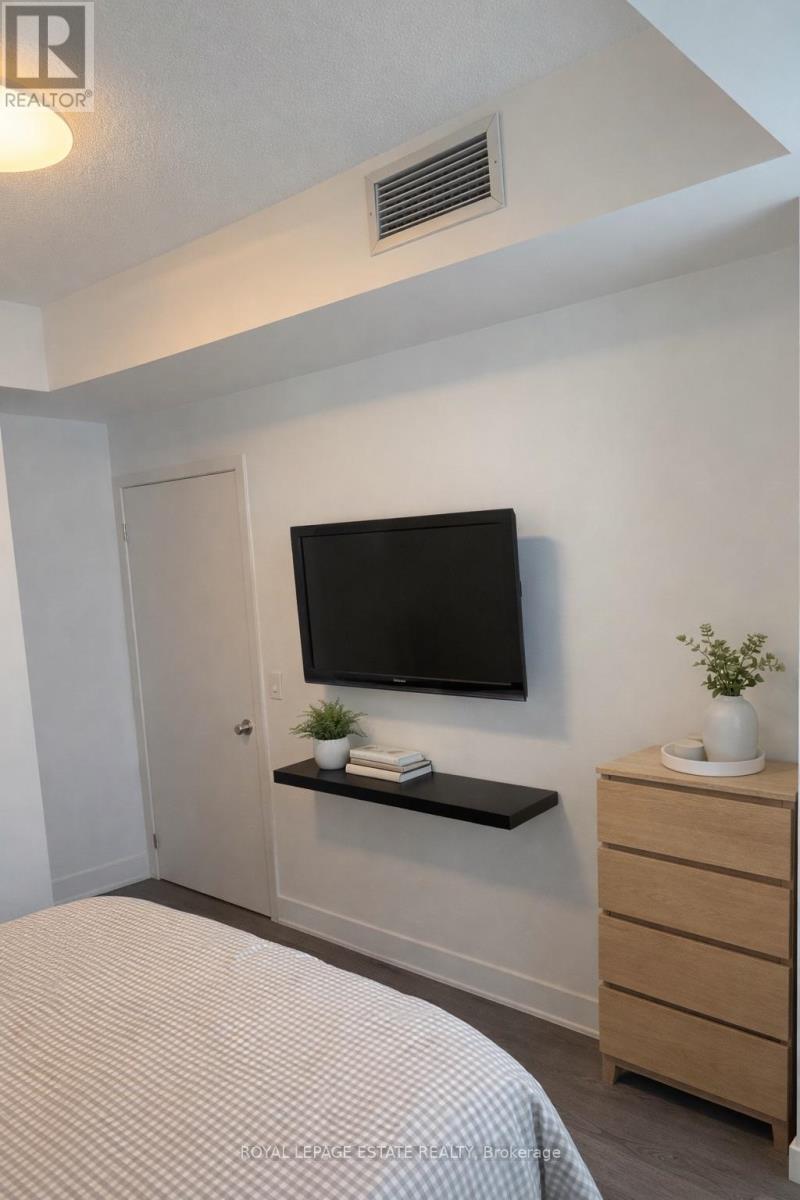 2404 - 55 Regent Park Boulevard S, Toronto, Ontario  M5A 0C2 - Photo 8 - C12750366