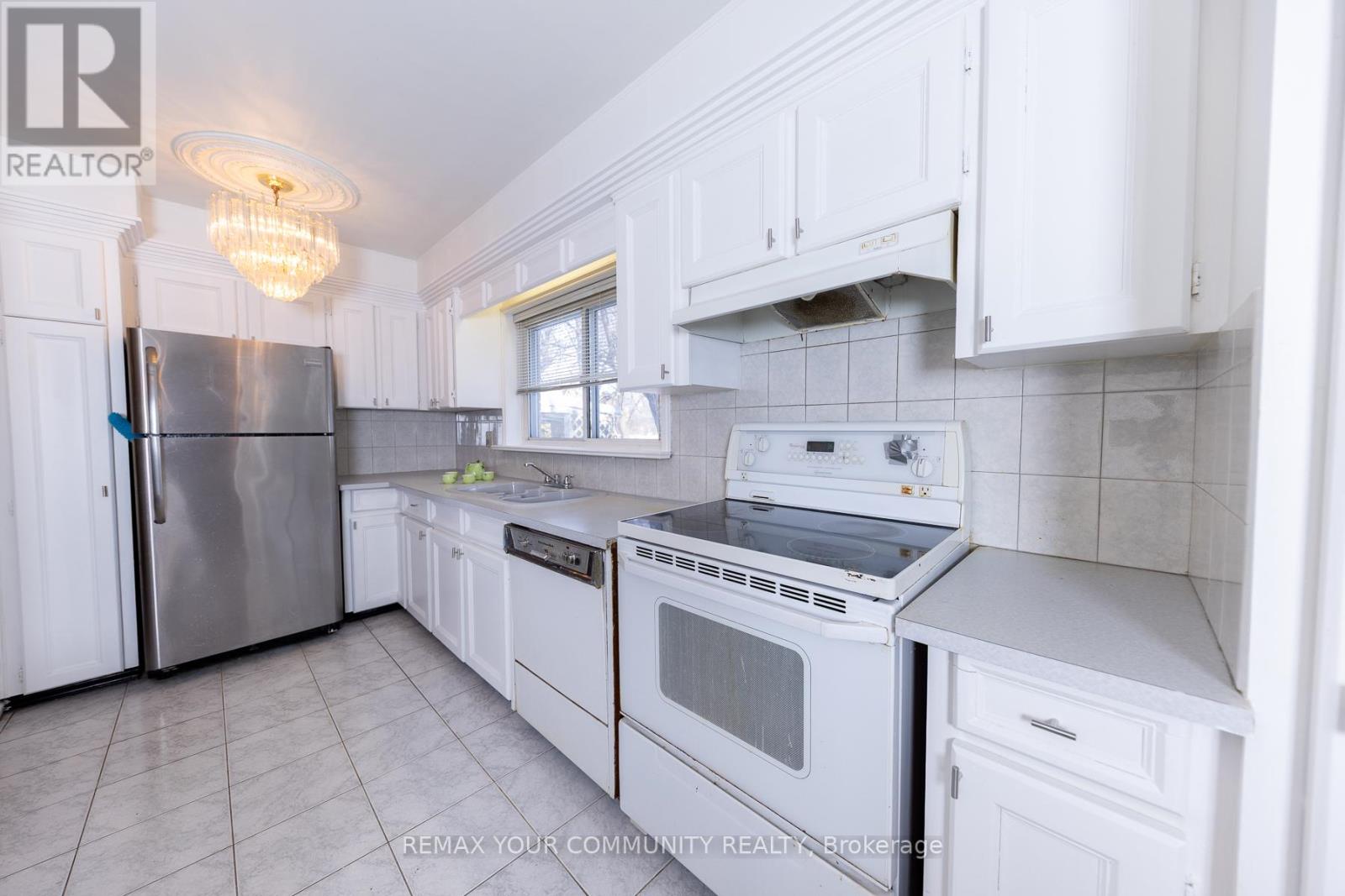 11 Greenwin Village Road, Toronto, Ontario  M2N 2R9 - Photo 12 - C12750408