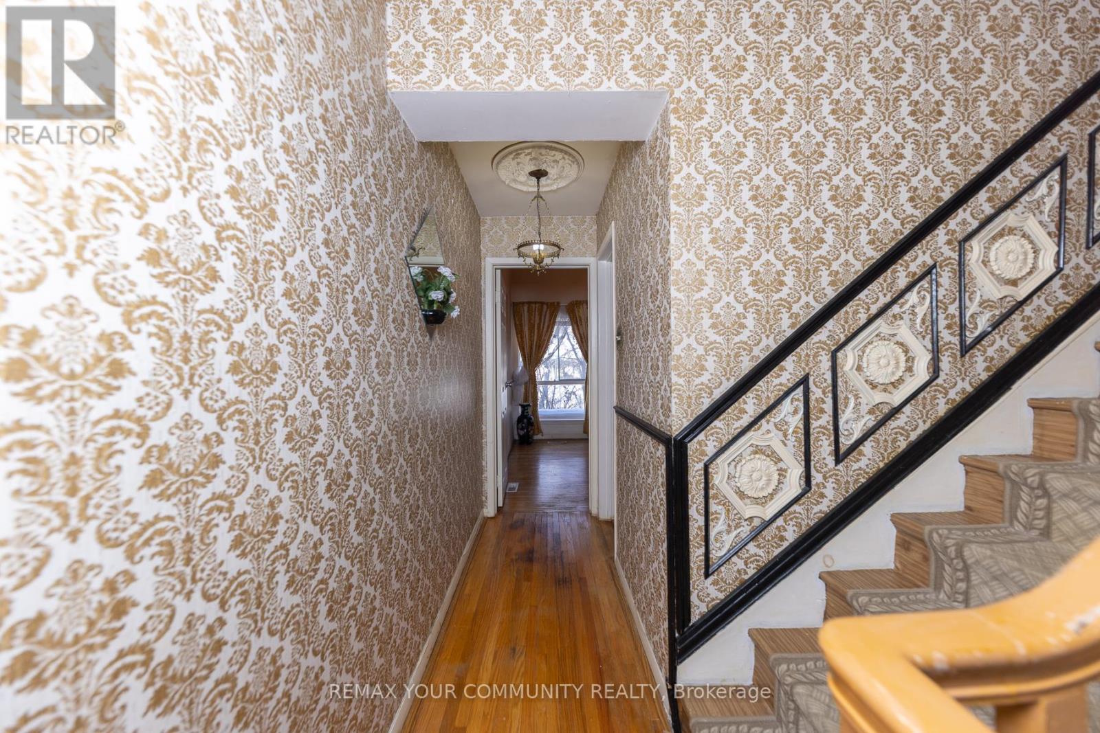 11 Greenwin Village Road, Toronto, Ontario  M2N 2R9 - Photo 17 - C12750408