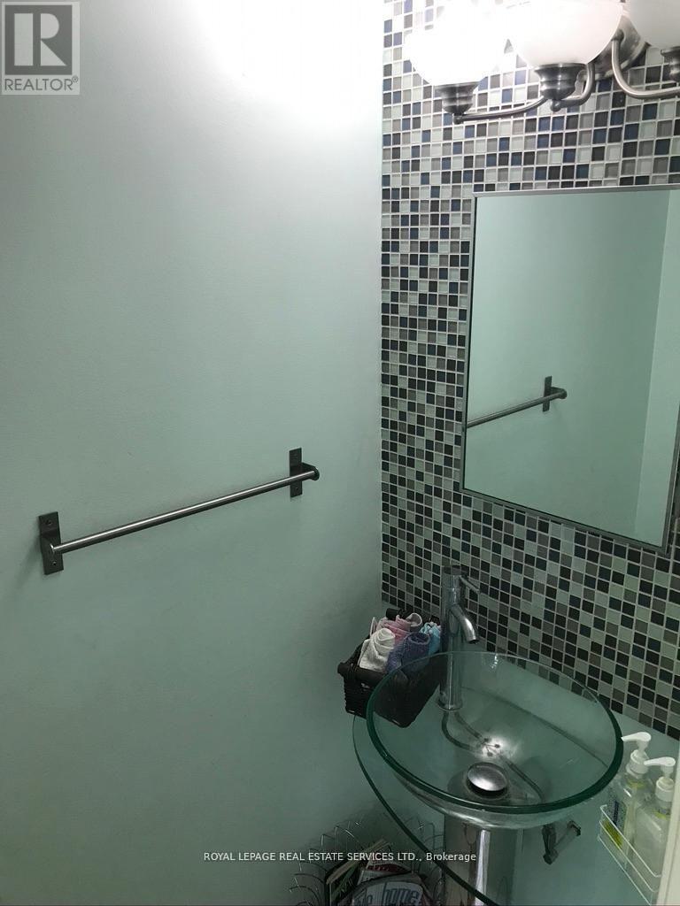 47 Snapdragon Drive, Toronto, Ontario  M2J 4X5 - Photo 19 - C12750410