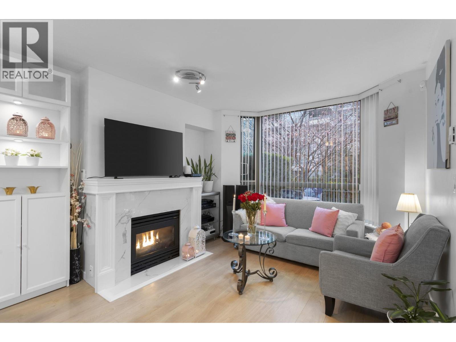 Th1 1889 Rosser Avenue, Burnaby, British Columbia V5C 6R4 - Photo 3 - R3085310