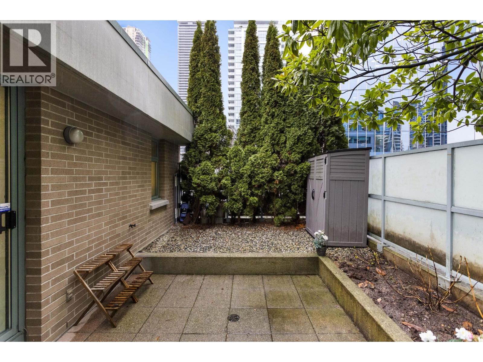 Th1 1889 Rosser Avenue, Burnaby, British Columbia V5C 6R4 - Photo 24 - R3085310