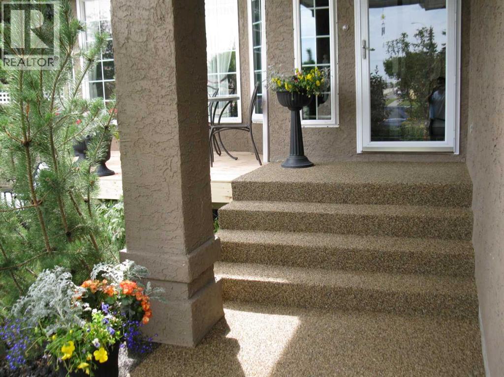 7 Mountain Park Circle Se, Calgary, Alberta  T2Z 2B8 - Photo 2 - A2282437