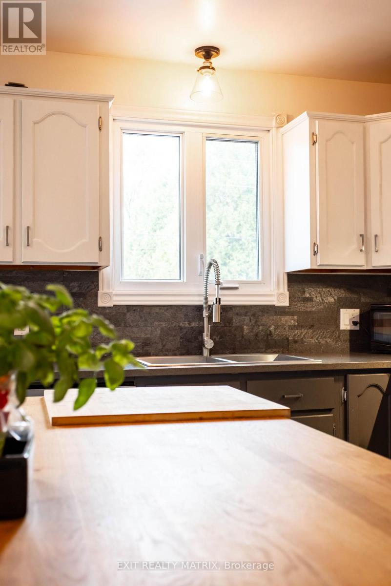 697 Omer Street, Hawkesbury, Ontario  K6A 3G1 - Photo 10 - X12750360