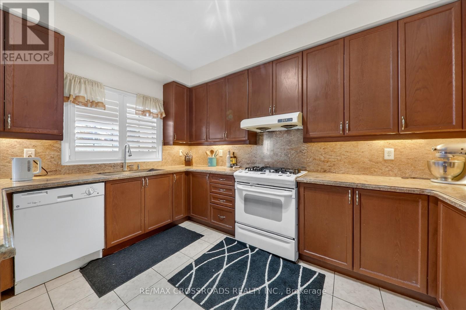 2 Mccarrick Street, Ajax, Ontario  L1T 0J2 - Photo 11 - E12750394