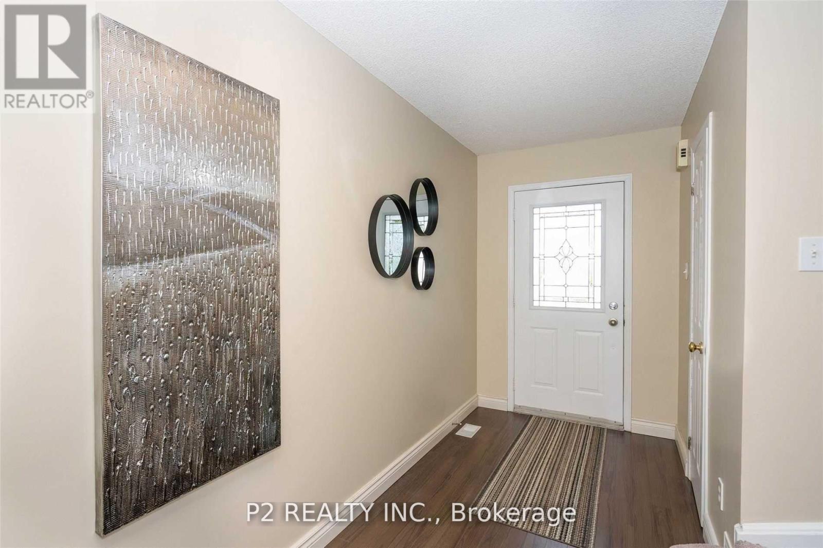 37 Oakridge Court, East Gwillimbury, Ontario  L9N 1M5 - Photo 2 - N12750310