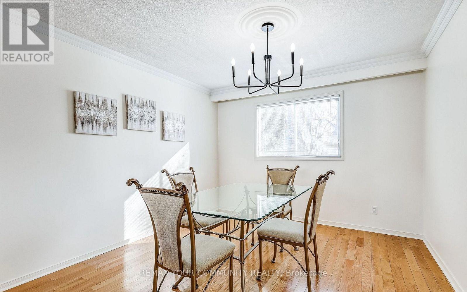 37 Mackay Drive, Richmond Hill, Ontario  L4C 6N9 - Photo 11 - N12750320