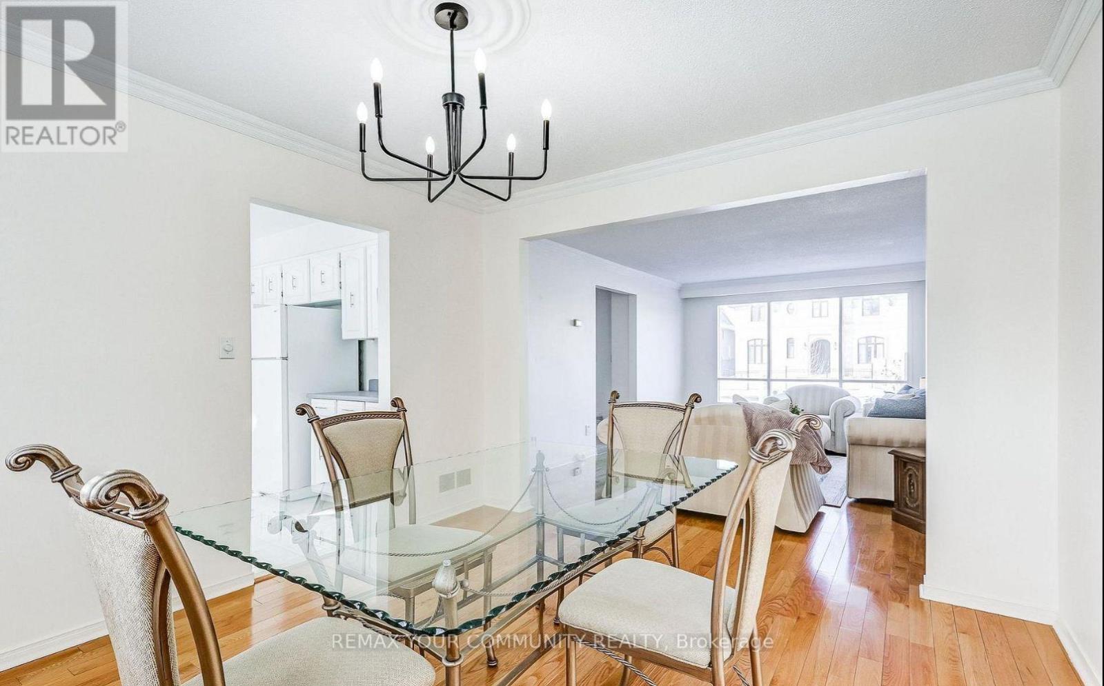 37 Mackay Drive, Richmond Hill, Ontario  L4C 6N9 - Photo 12 - N12750320