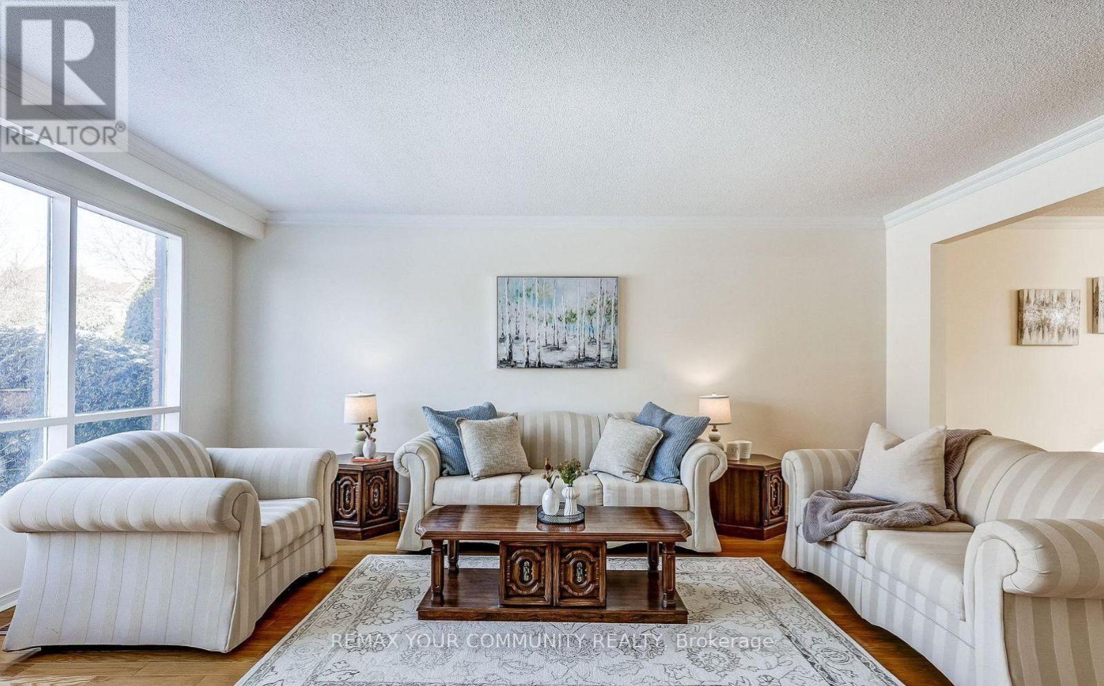 37 Mackay Drive, Richmond Hill, Ontario  L4C 6N9 - Photo 14 - N12750320