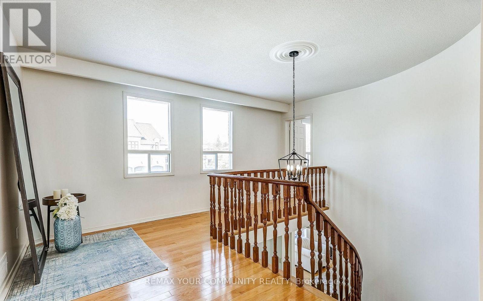 37 Mackay Drive, Richmond Hill, Ontario  L4C 6N9 - Photo 19 - N12750320