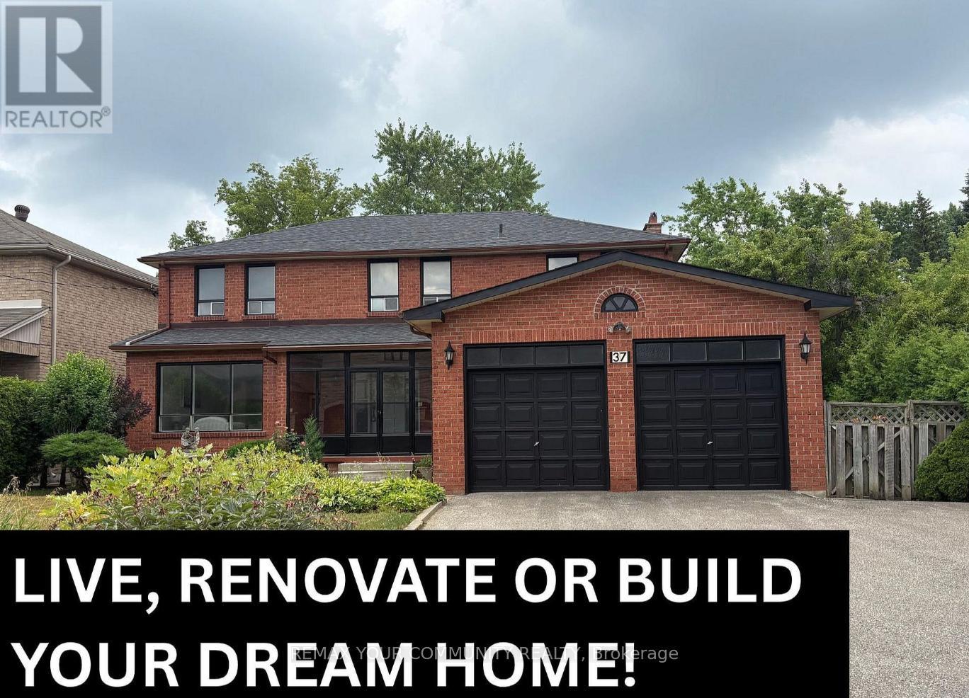 37 Mackay Drive, Richmond Hill, Ontario  L4C 6N9 - Photo 2 - N12750320