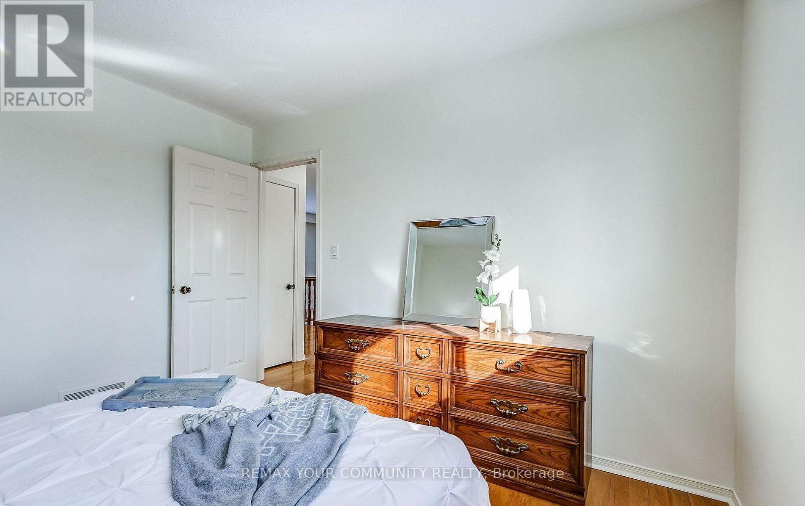 37 Mackay Drive, Richmond Hill, Ontario  L4C 6N9 - Photo 24 - N12750320