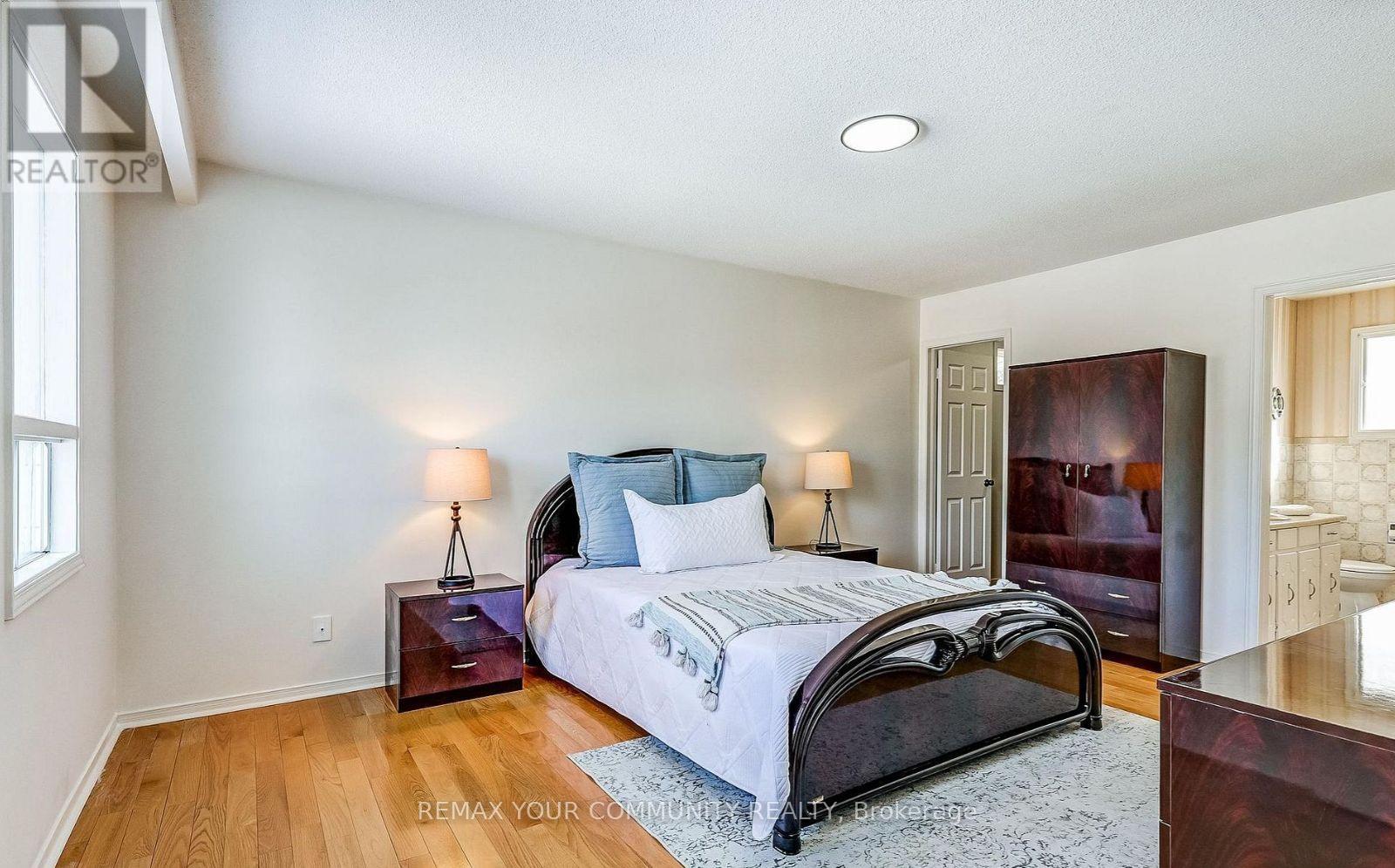 37 Mackay Drive, Richmond Hill, Ontario  L4C 6N9 - Photo 27 - N12750320