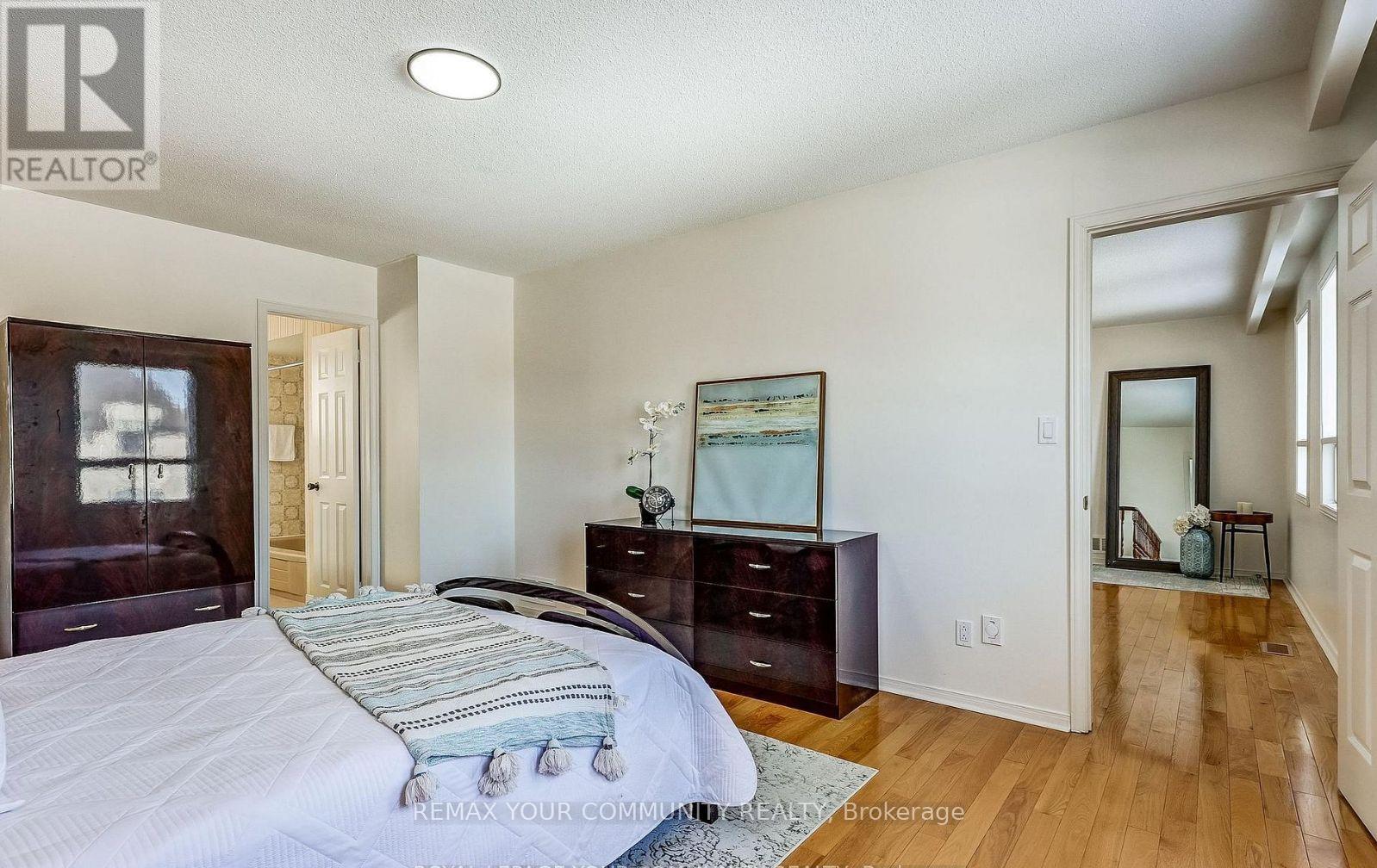 37 Mackay Drive, Richmond Hill, Ontario  L4C 6N9 - Photo 28 - N12750320