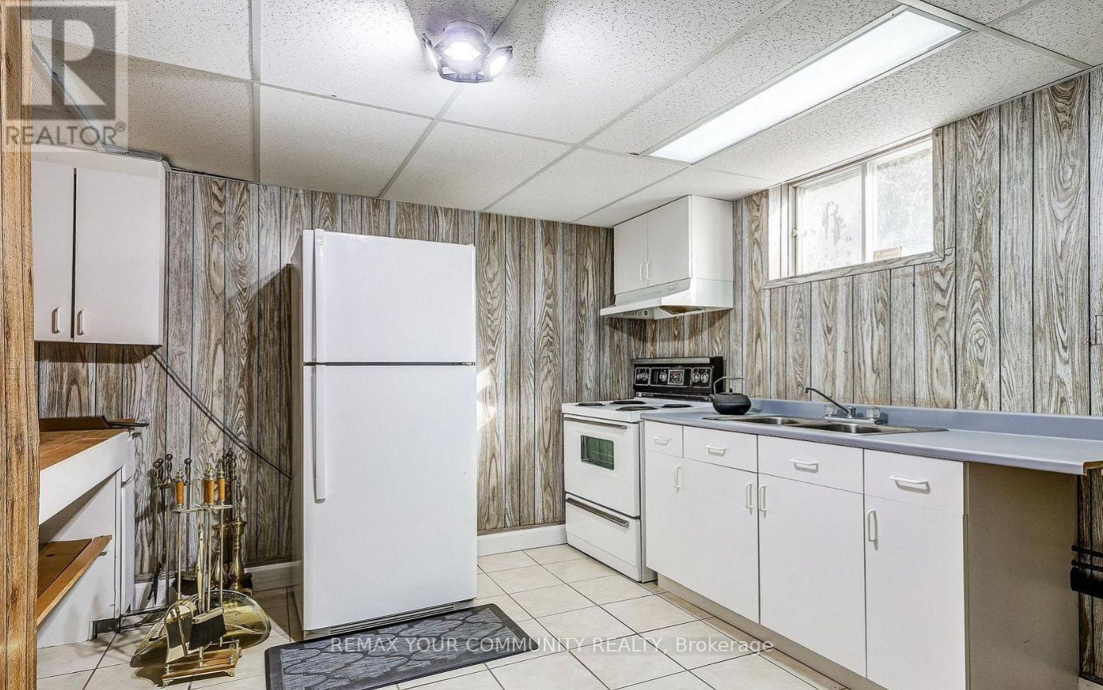 37 Mackay Drive, Richmond Hill, Ontario  L4C 6N9 - Photo 32 - N12750320