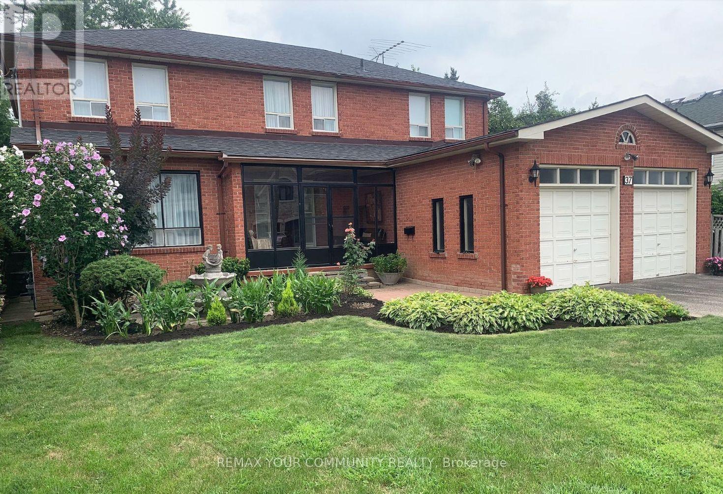 37 Mackay Drive, Richmond Hill, Ontario  L4C 6N9 - Photo 44 - N12750320