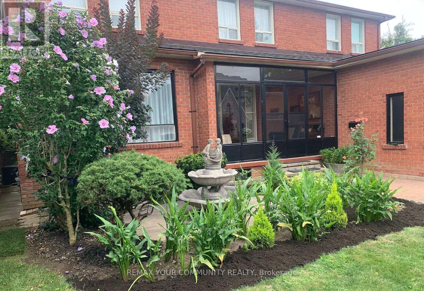 37 Mackay Drive, Richmond Hill, Ontario  L4C 6N9 - Photo 45 - N12750320