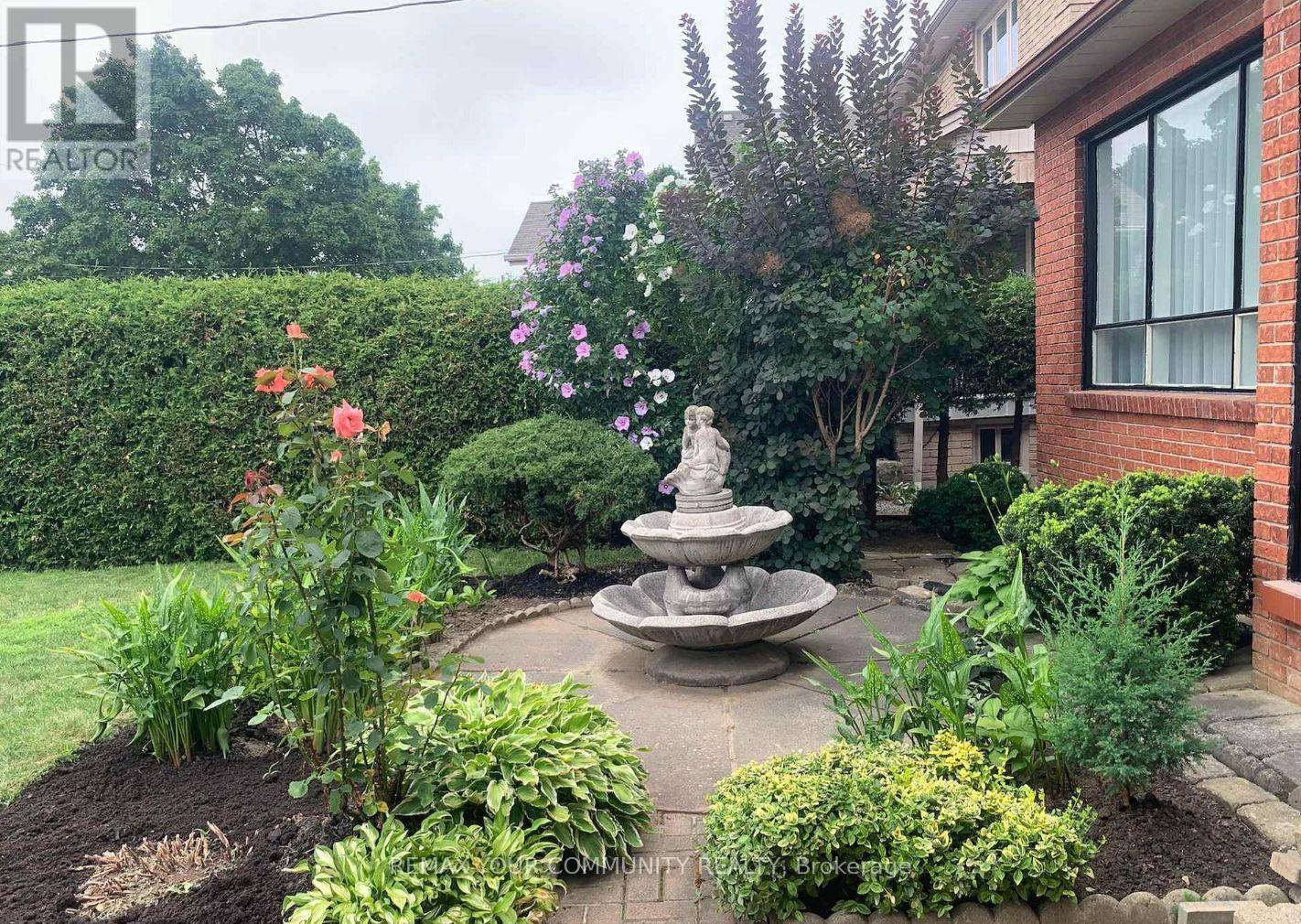 37 Mackay Drive, Richmond Hill, Ontario  L4C 6N9 - Photo 46 - N12750320