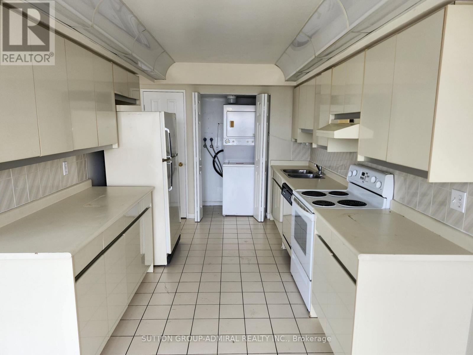 910 - 120 Promenade Circle, Vaughan, Ontario  L4J 7W9 - Photo 10 - N12750354