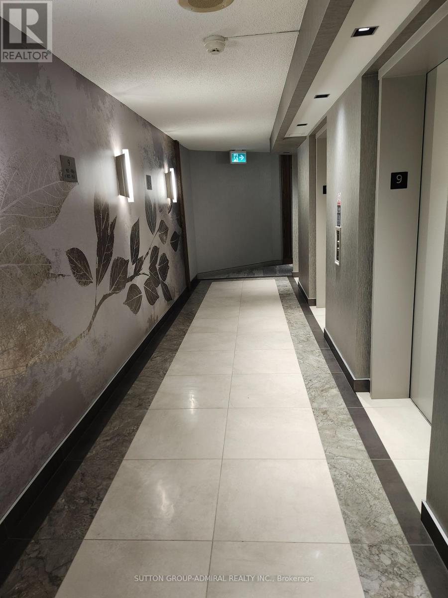 910 - 120 Promenade Circle, Vaughan, Ontario  L4J 7W9 - Photo 7 - N12750354