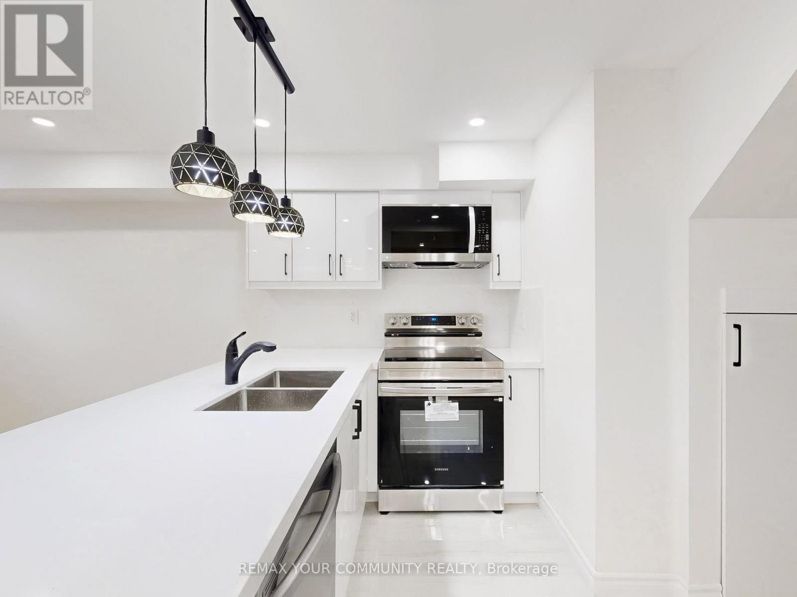 Lower - 264 Currey Crescent E, Newmarket, Ontario  L3Y 5M9 - Photo 13 - N12750372