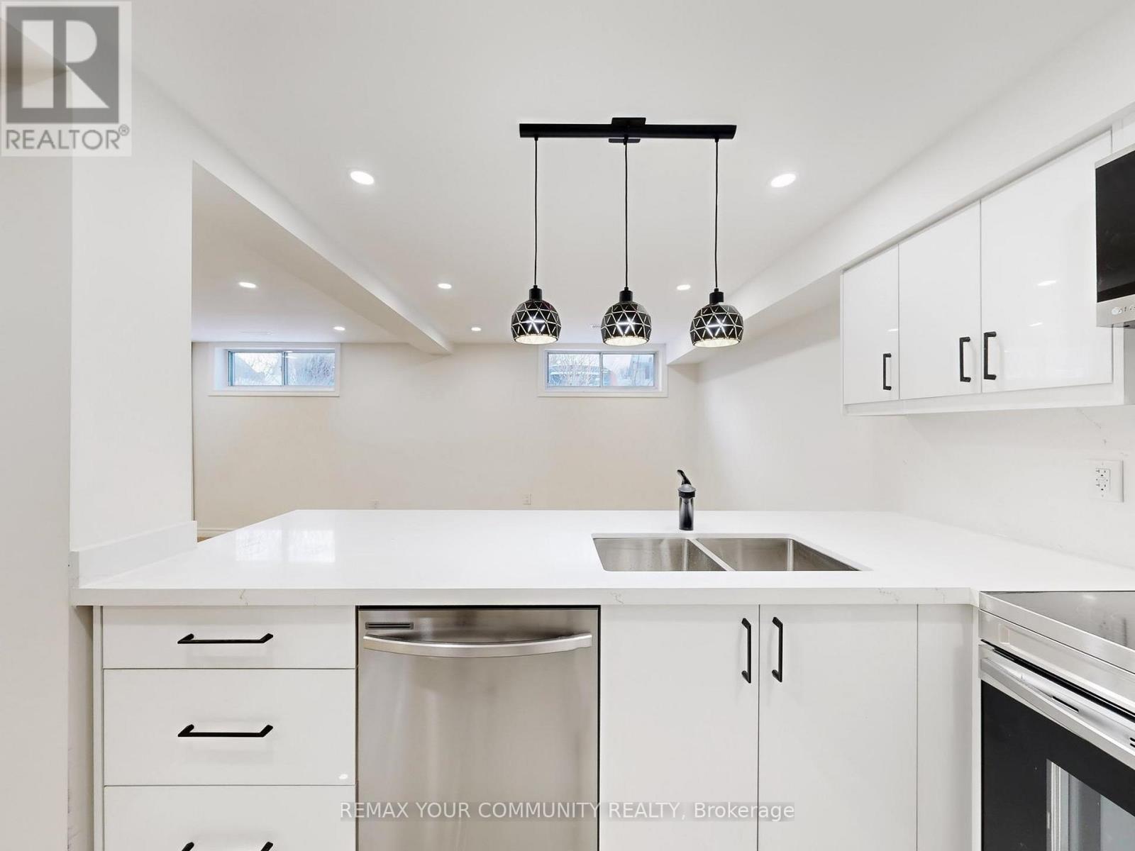 Lower - 264 Currey Crescent E, Newmarket, Ontario  L3Y 5M9 - Photo 14 - N12750372