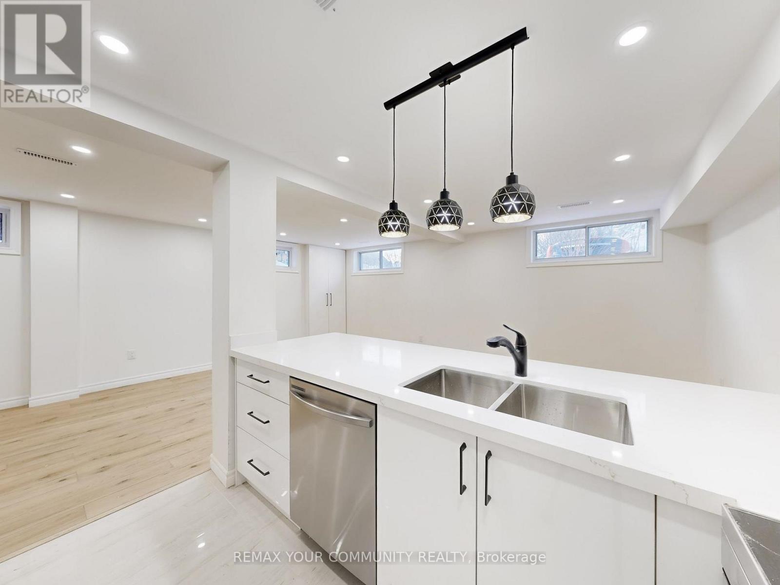 Lower - 264 Currey Crescent E, Newmarket, Ontario  L3Y 5M9 - Photo 15 - N12750372