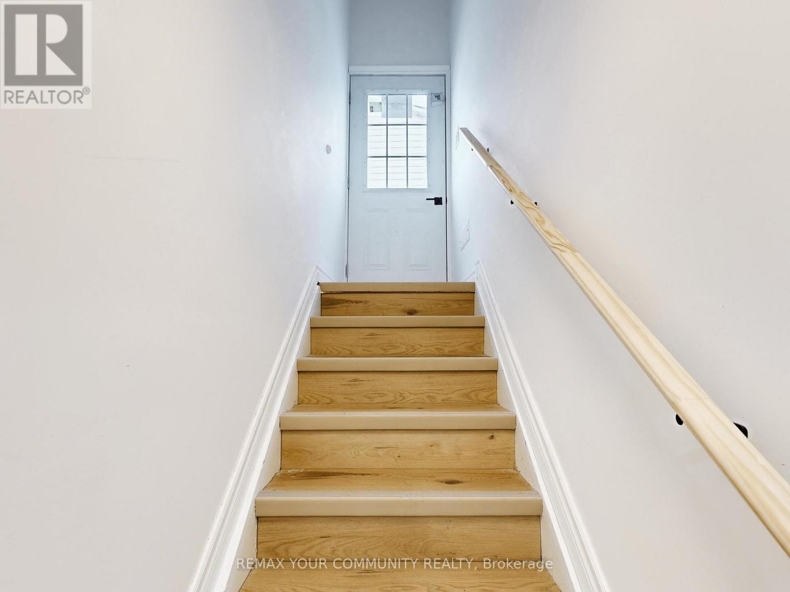 Lower - 264 Currey Crescent E, Newmarket, Ontario  L3Y 5M9 - Photo 2 - N12750372