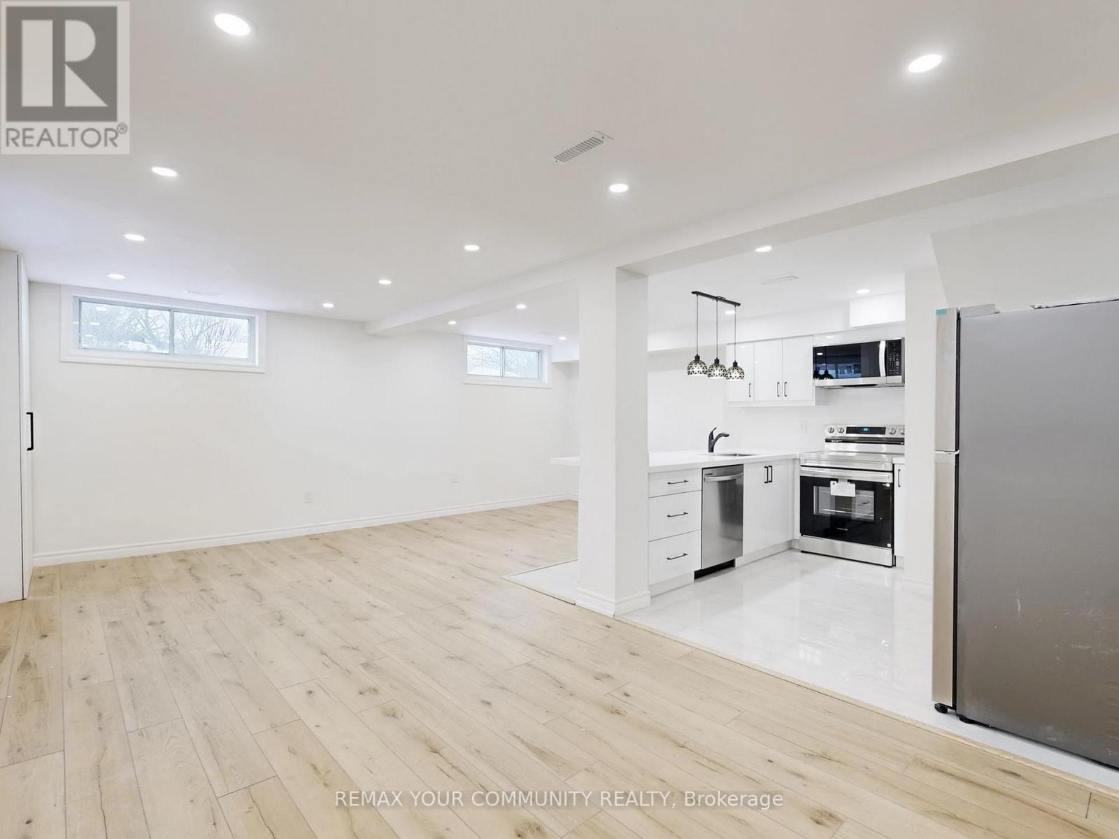 Lower - 264 Currey Crescent E, Newmarket, Ontario  L3Y 5M9 - Photo 3 - N12750372