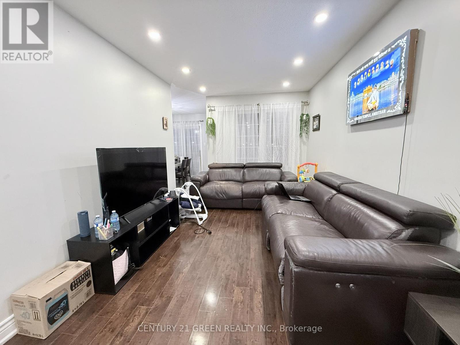 Upper - 48 Monaco Court, Brampton, Ontario  L7A 1X4 - Photo 5 - W12731382