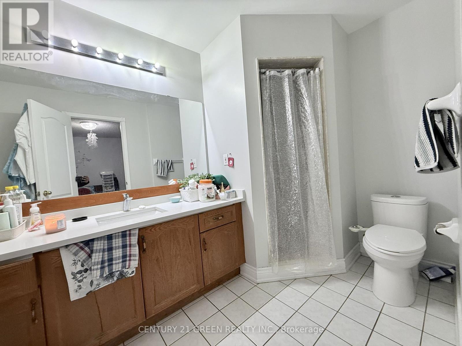 Upper - 48 Monaco Court, Brampton, Ontario  L7A 1X4 - Photo 12 - W12731382