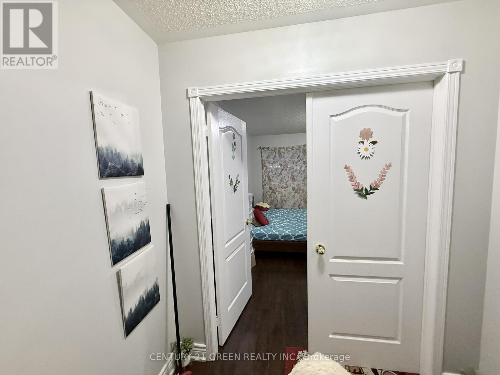 Upper - 48 Monaco Court, Brampton, Ontario  L7A 1X4 - Photo 9 - W12731382