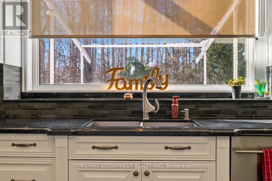 5264 Tiffany Court, Mississauga, Ontario  L5M 5G9 - Photo 19 - W12750278