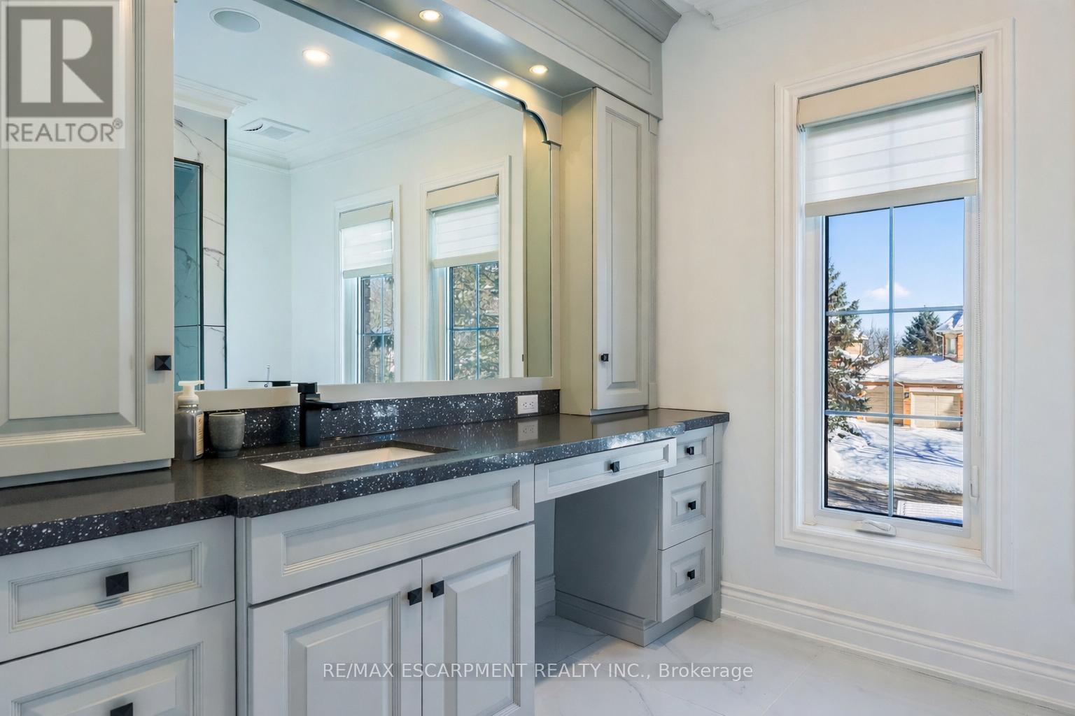 5264 Tiffany Court, Mississauga, Ontario  L5M 5G9 - Photo 21 - W12750278