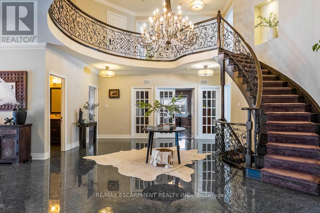 5264 Tiffany Court, Mississauga, Ontario  L5M 5G9 - Photo 4 - W12750278