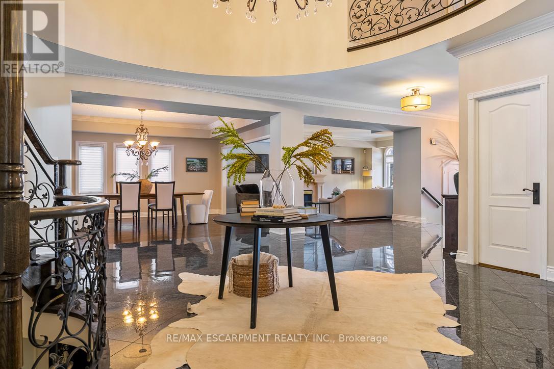 5264 Tiffany Court, Mississauga, Ontario  L5M 5G9 - Photo 5 - W12750278