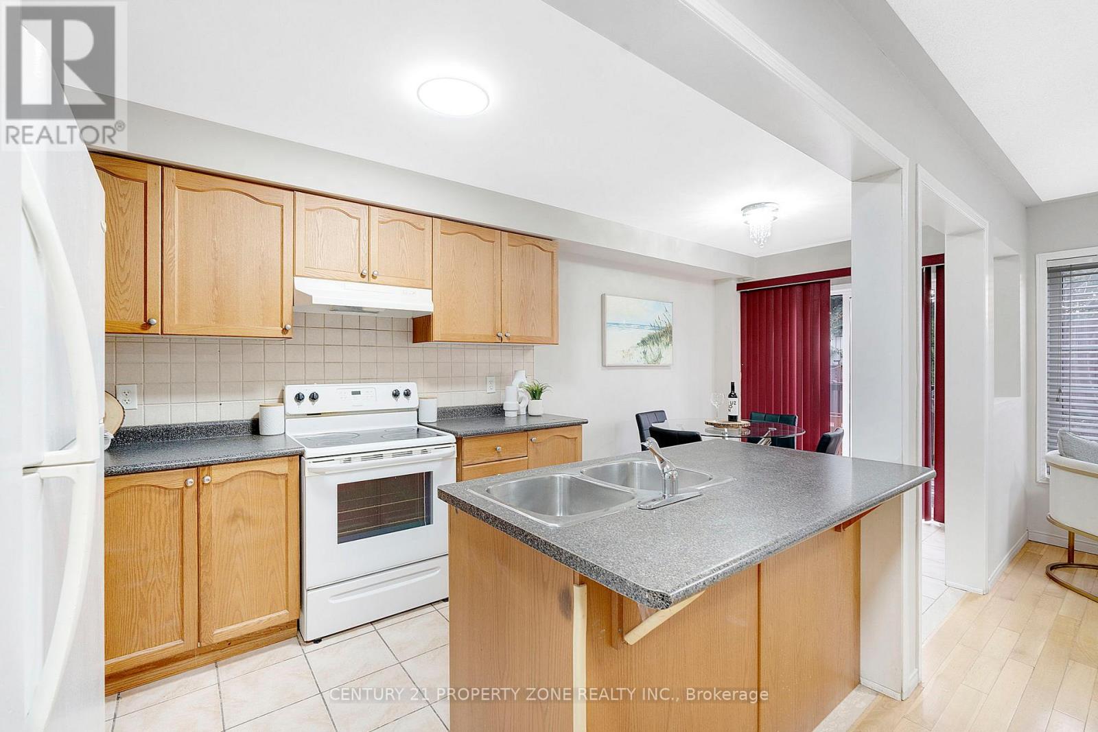 42 Mossgrove Crescent, Brampton, Ontario  L7A 3E6 - Photo 11 - W12750312