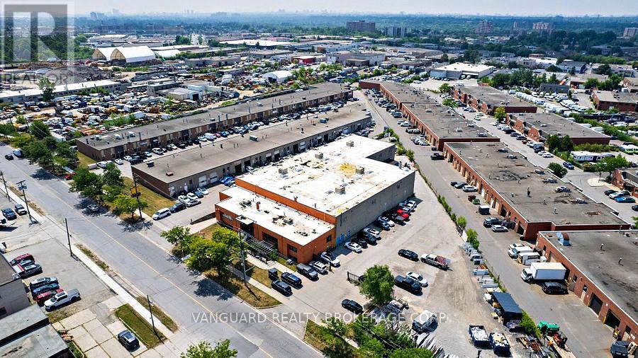 157 Toryork Drive, Toronto, Ontario  M9L 1X9 - Photo 1 - W12750370