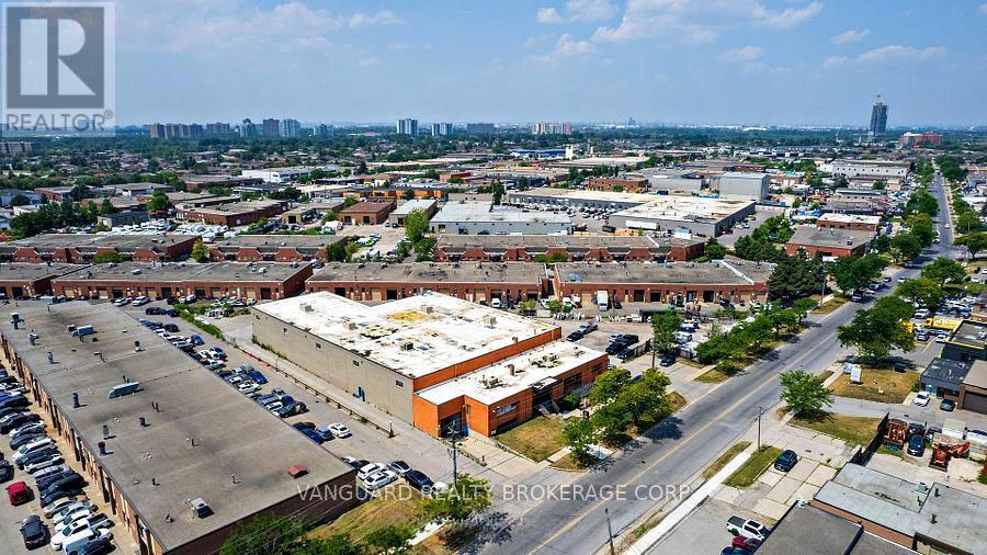 157 Toryork Drive, Toronto, Ontario  M9L 1X9 - Photo 2 - W12750370