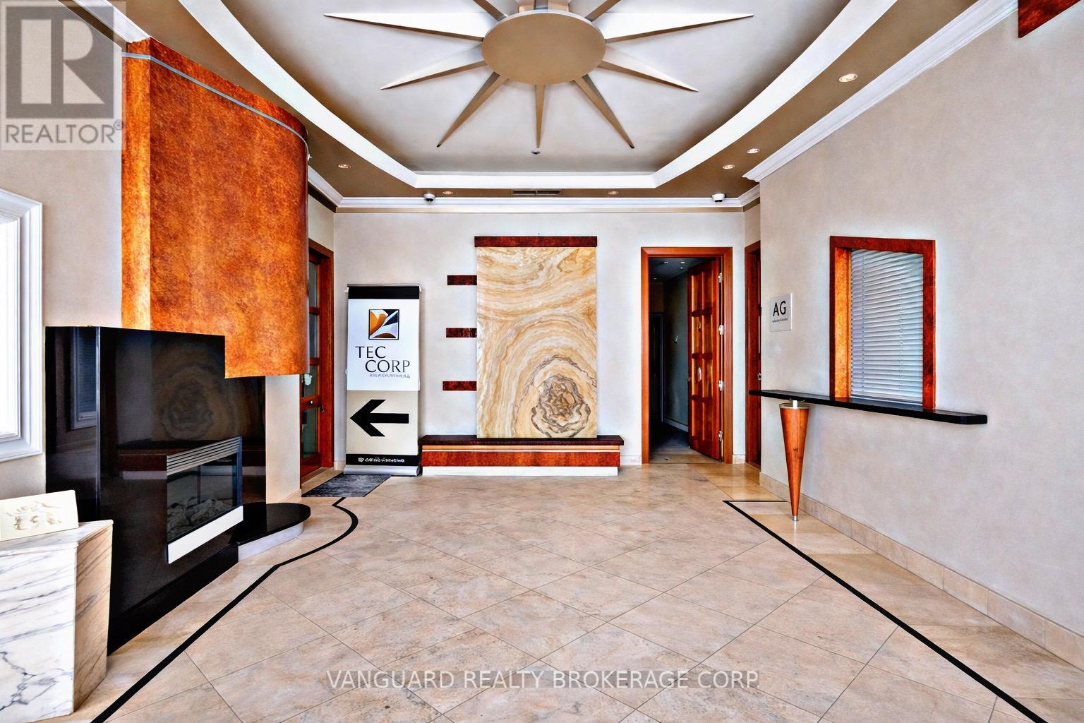 157 Toryork Drive, Toronto, Ontario  M9L 1X9 - Photo 7 - W12750370