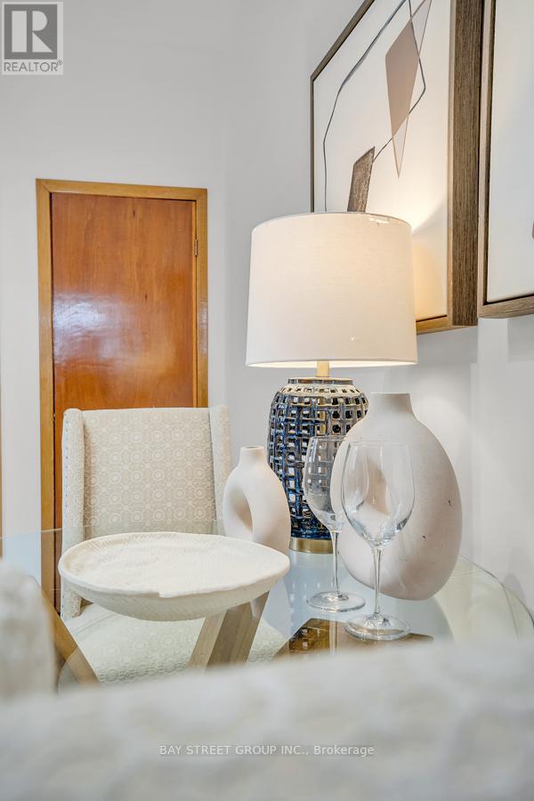 18 Wiltshire Avenue, Toronto, Ontario  M6N 2V9 - Photo 18 - W12750380