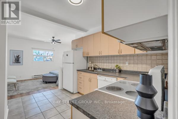 18 Wiltshire Avenue, Toronto, Ontario  M6N 2V9 - Photo 24 - W12750380