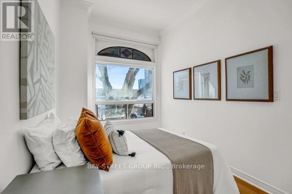 18 Wiltshire Avenue, Toronto, Ontario  M6N 2V9 - Photo 29 - W12750380