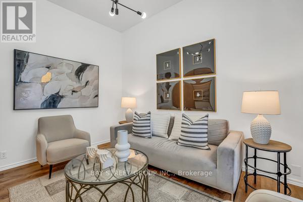 18 Wiltshire Avenue, Toronto, Ontario  M6N 2V9 - Photo 8 - W12750380