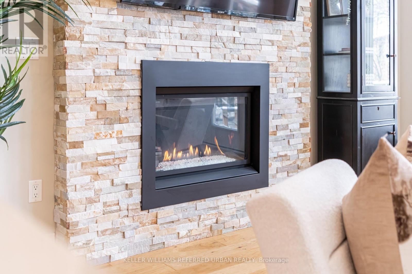 31b Royal York Road, Toronto, Ontario  M8V 2T3 - Photo 11 - W12750390