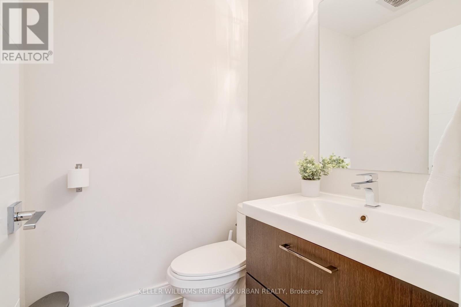 31b Royal York Road, Toronto, Ontario  M8V 2T3 - Photo 17 - W12750390