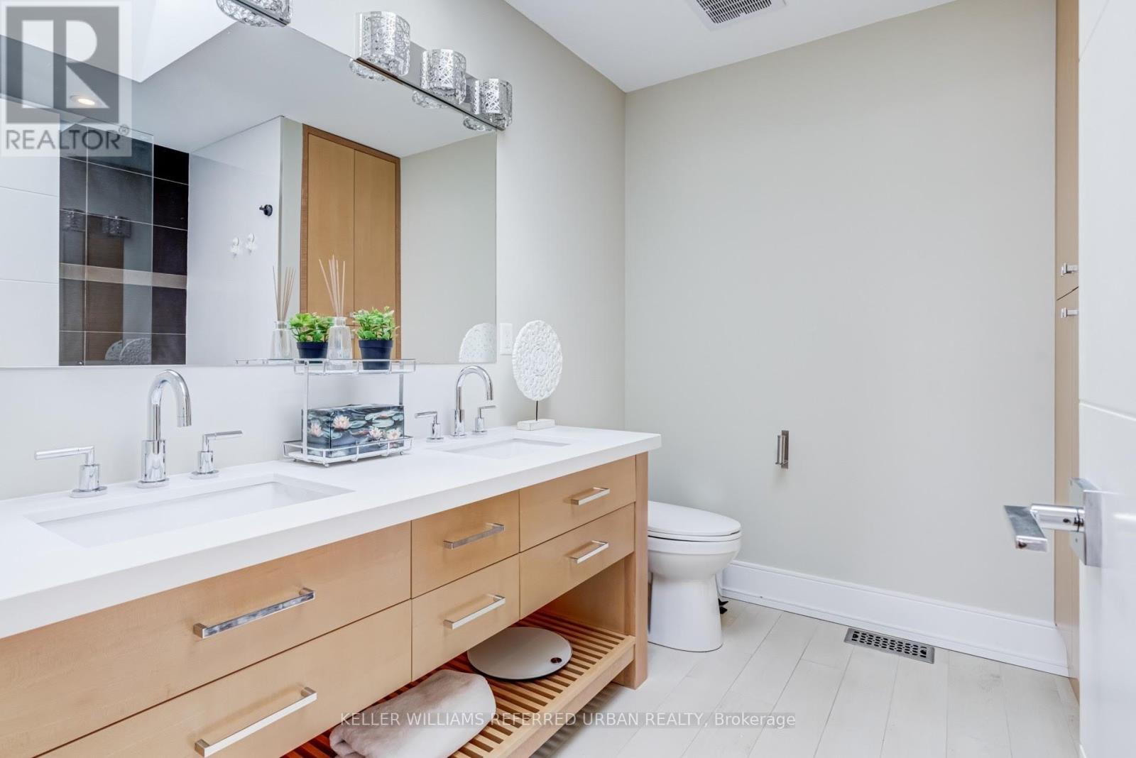 31b Royal York Road, Toronto, Ontario  M8V 2T3 - Photo 24 - W12750390