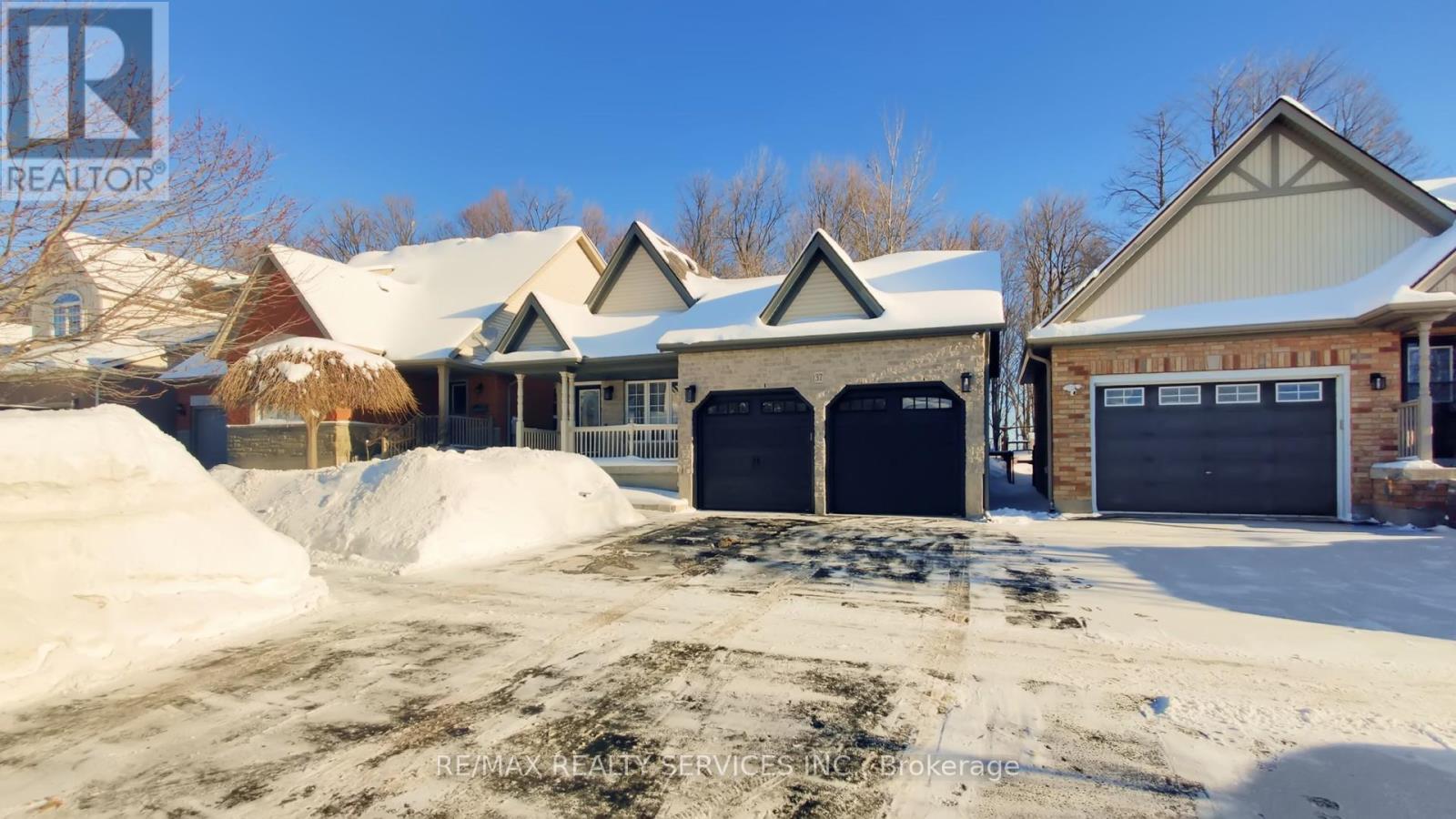 37 Abbey Road, Orangeville, Ontario  L9W 5E3 - Photo 1 - W12750406