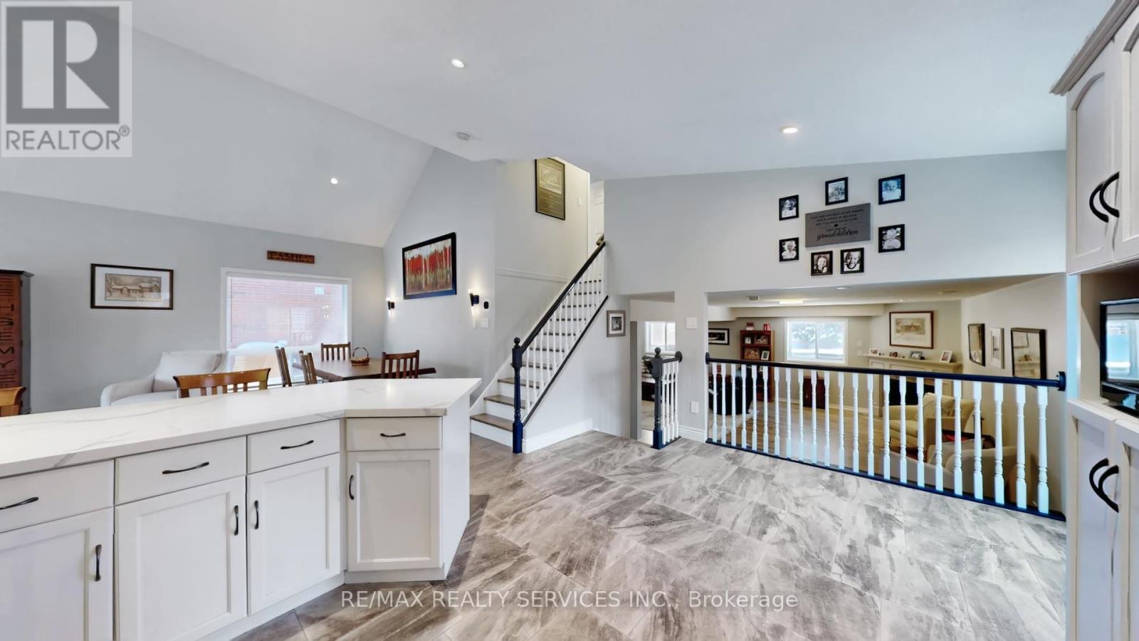 37 Abbey Road, Orangeville, Ontario  L9W 5E3 - Photo 17 - W12750406